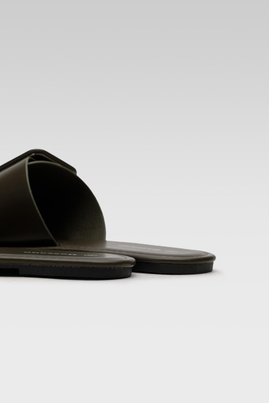 Klapki Bassano 23532HDC Khaki