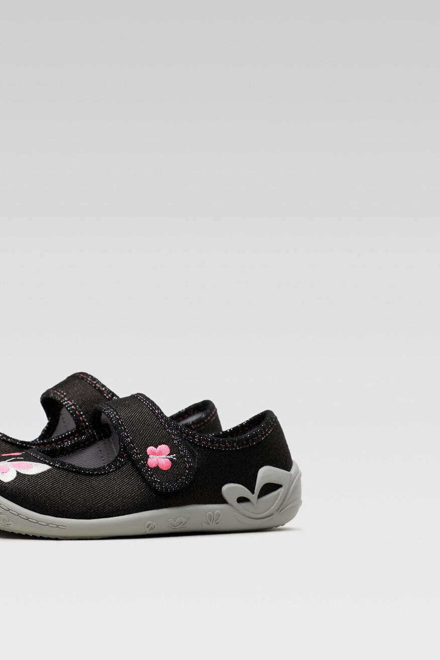 Kapcie MB 4A3/22-28POIR Czarny