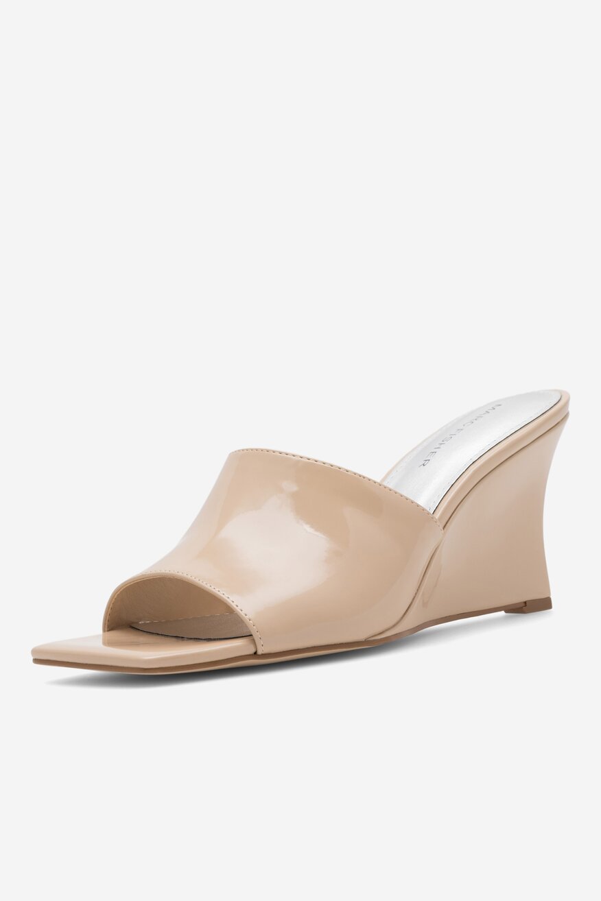 Klapki MARC FISHER F-ROLLO LNA01 Beżowy jasny