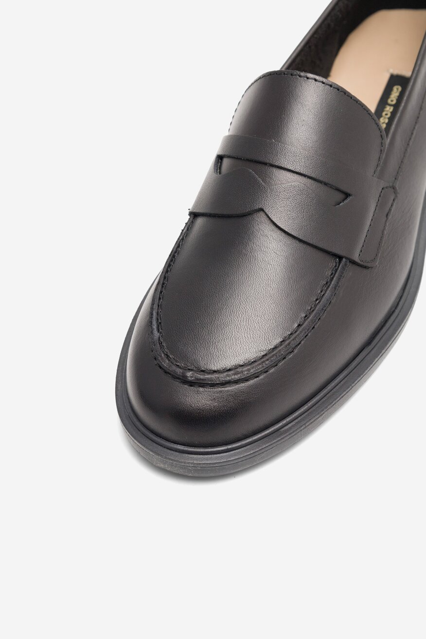 Półbuty Gino Rossi MEGANE-E23 25420PE Czarny