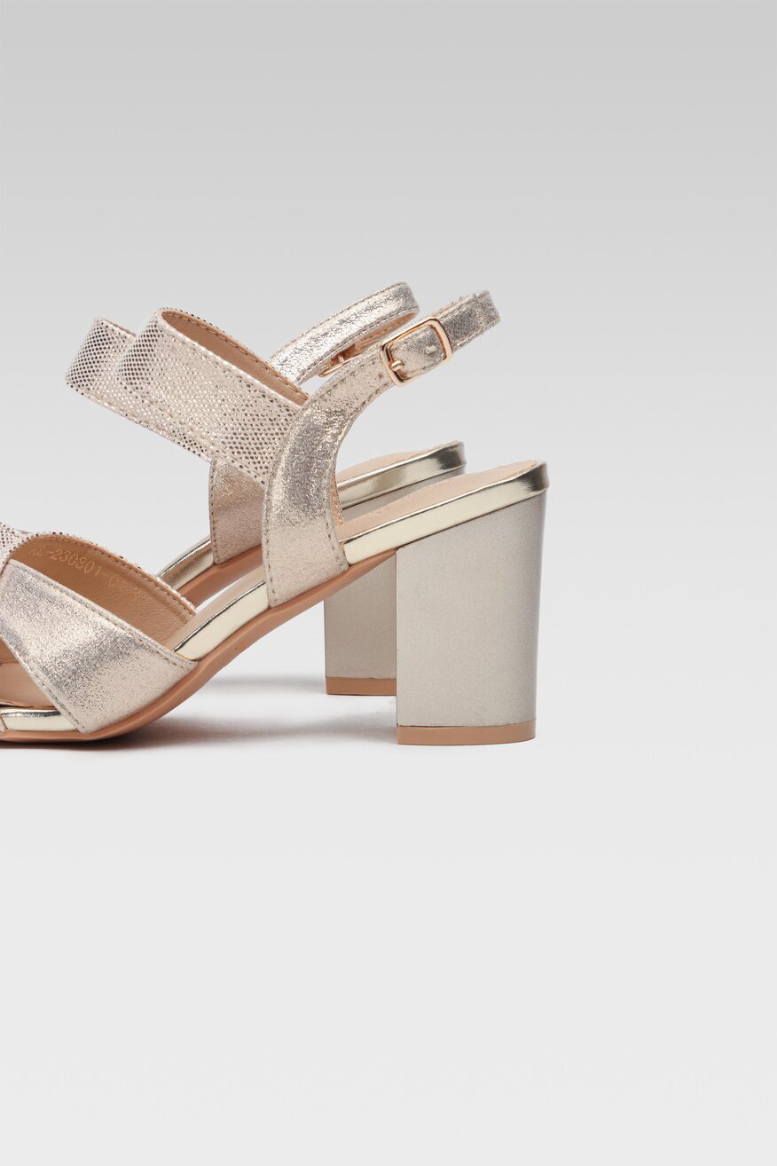 Sandały Clara Barson SONEQUA KL-230801-01 Złoty