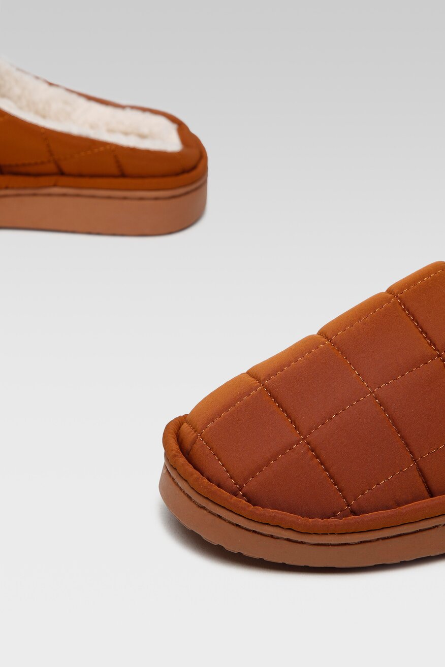 Kapcie Nelli Blu 19203 Brązowy