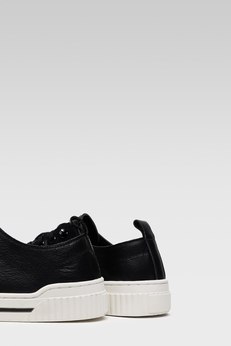 Półbuty Gino Rossi 121AM0837 Czarny