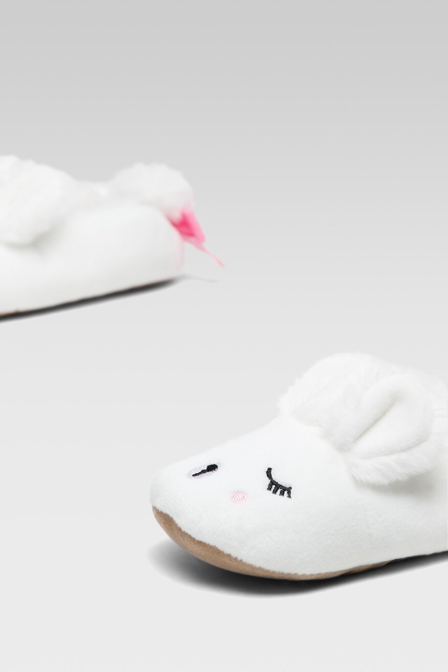 Kapcie Nelli Blu AGK22720. Biały