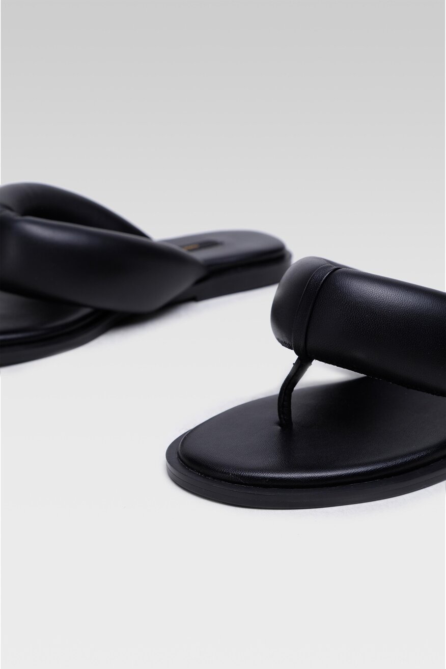 Klapki Gino Rossi F50L-138-1 Czarny