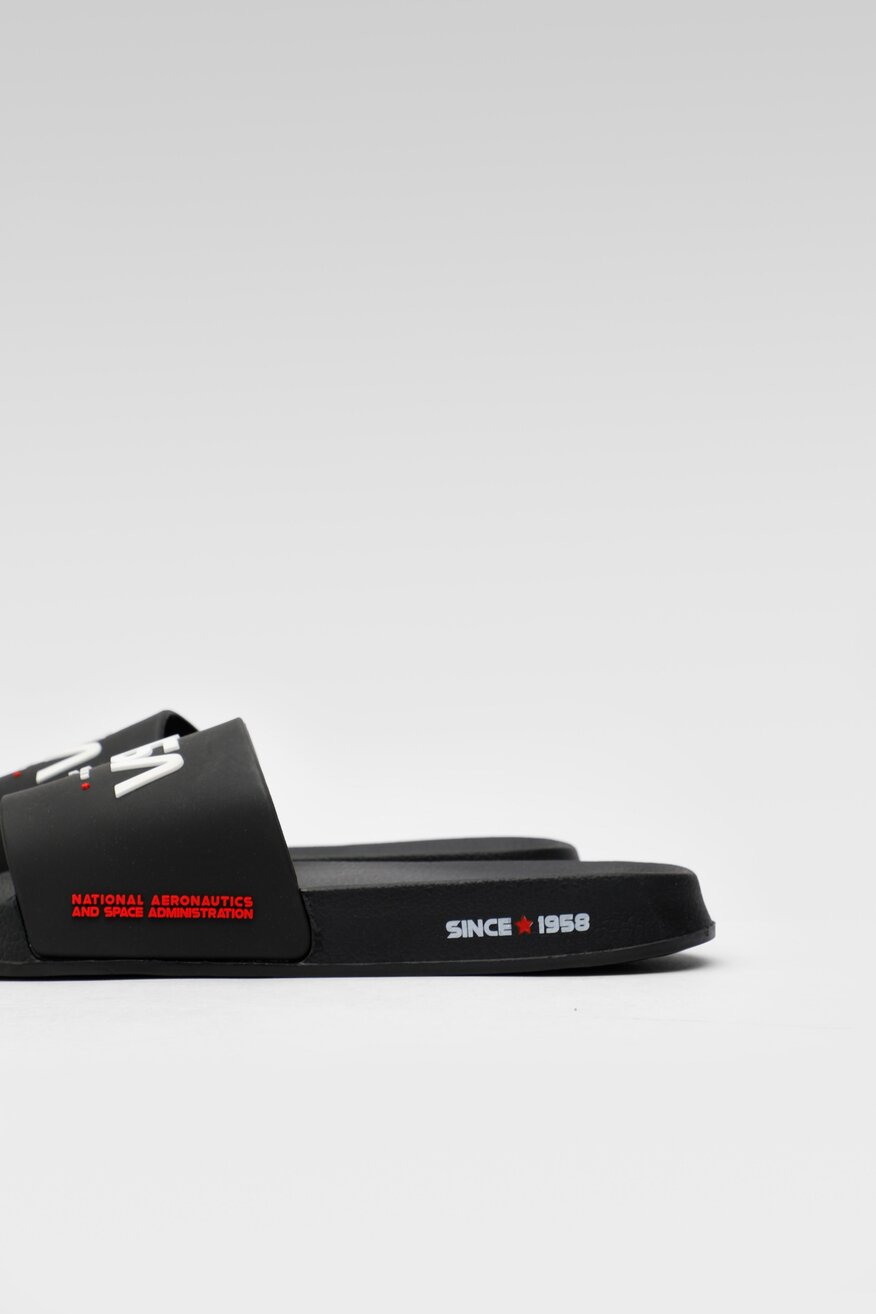 Klapki basenowe NASA 29919NA044-22-21. Czarny