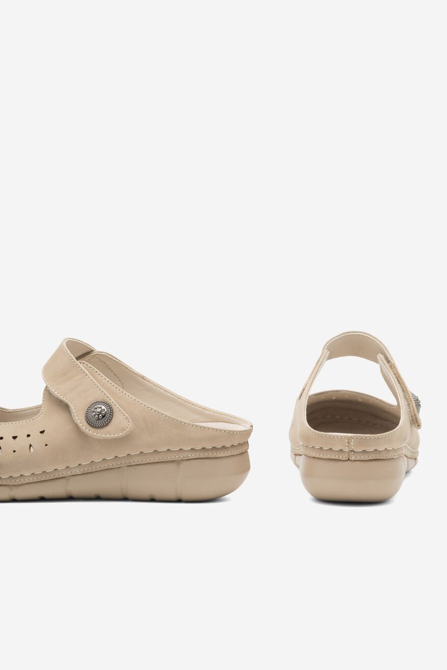 Klapki Clara Barson SELINA H168-06 Beżowy