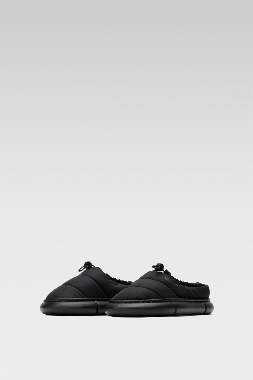 Kapcie Sprandi B75035. Czarny