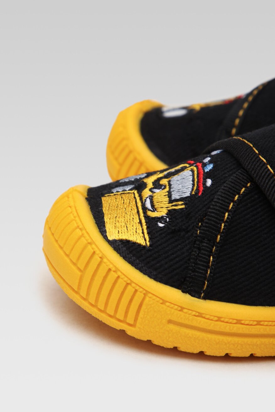 Kapcie MB MB 2SK4/17 Czarny