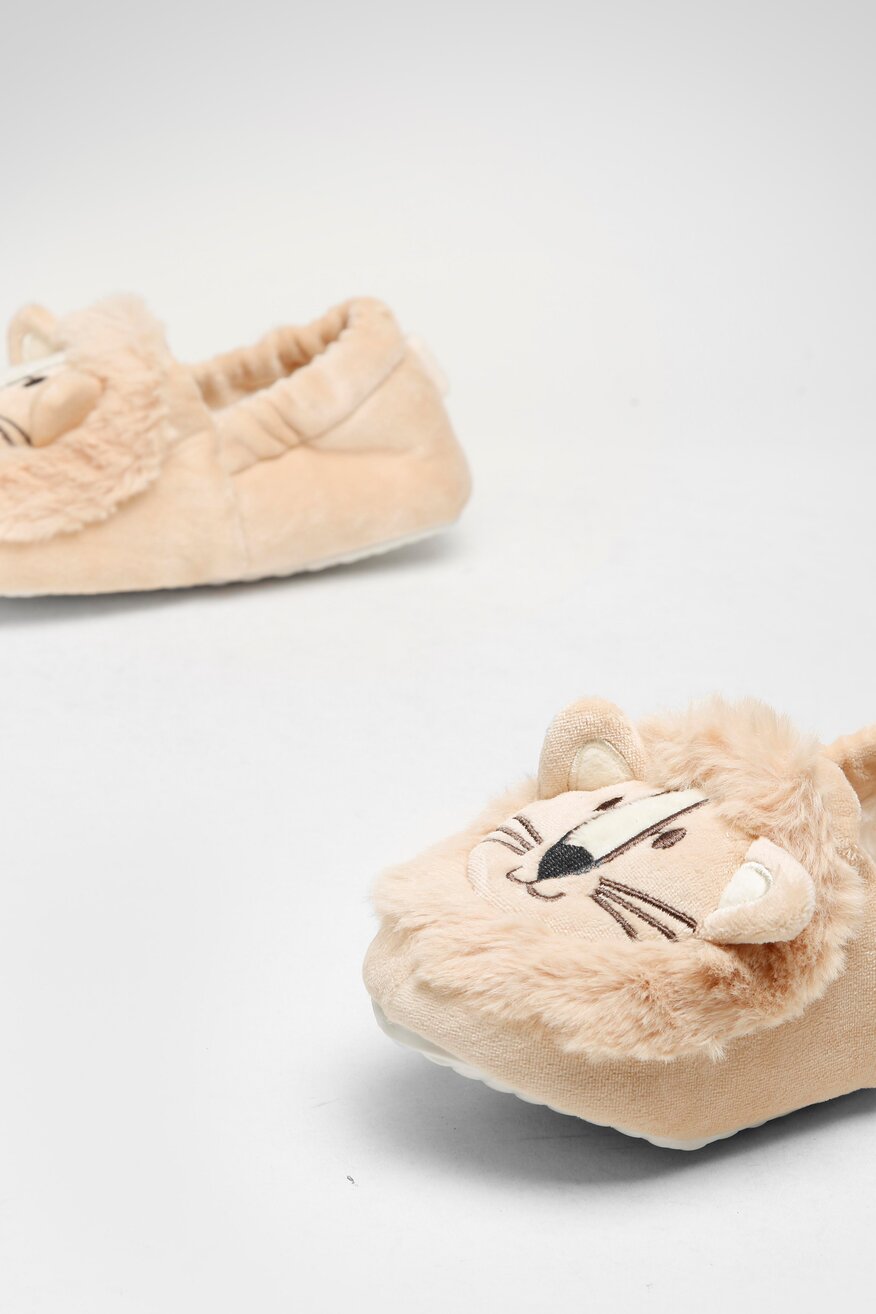 Kapcie Action Boy B12035 Beżowy