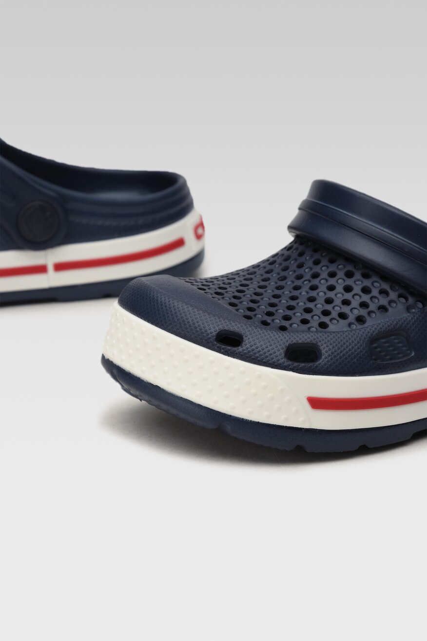 Klapki basenowe Coqui 6423-100-2132. Granatowy