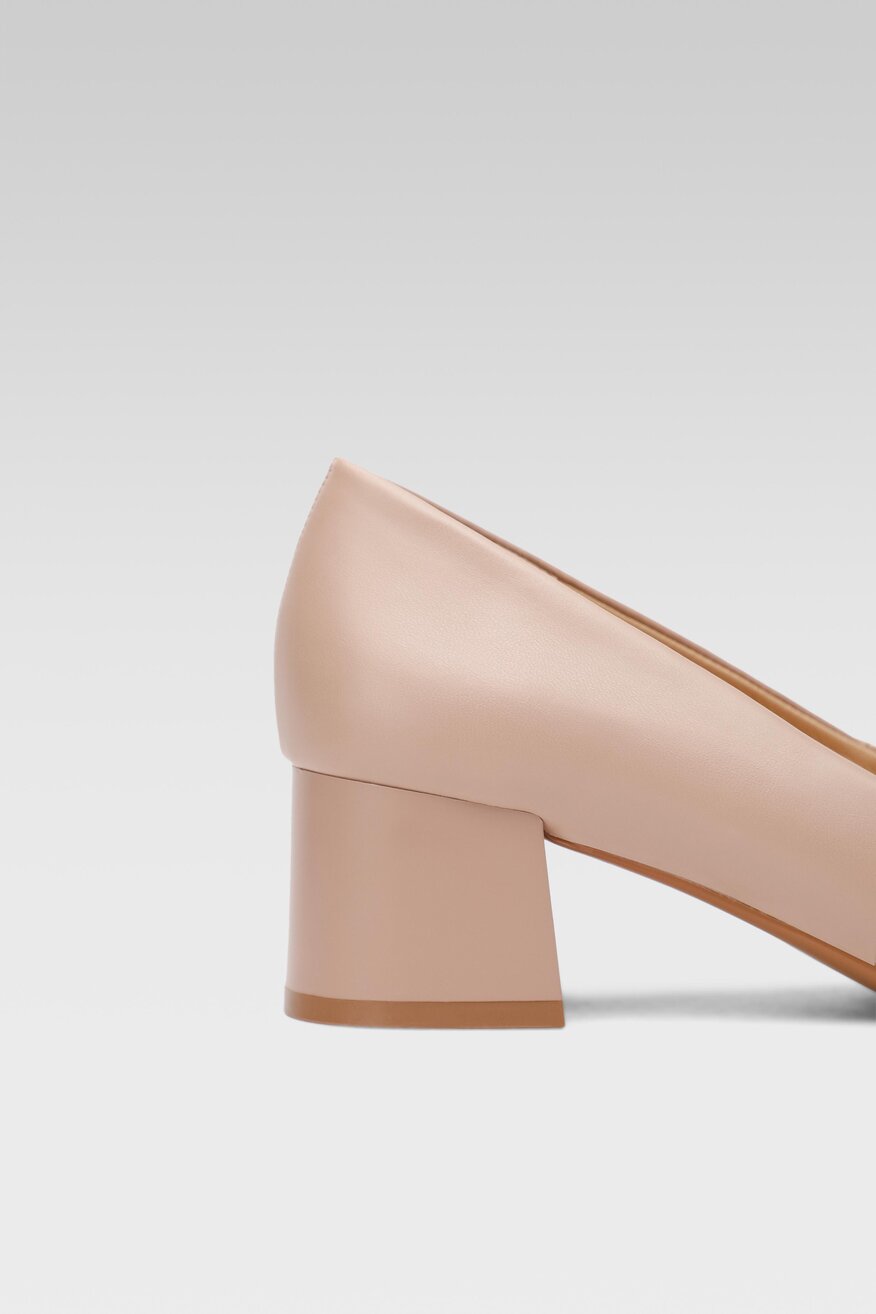 Czółenka Clara Barson WFA1976-2 Beżowy