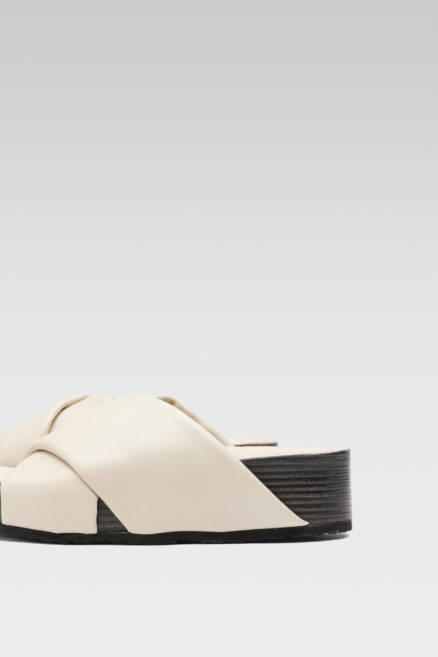 Klapki Gino Rossi 22SS20 Beżowy