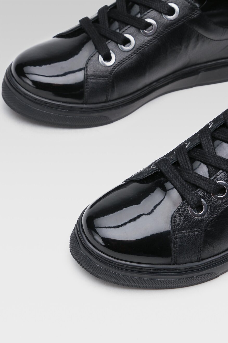 Półbuty Sarah Karen WI23-HOLLAND-01 Czarny