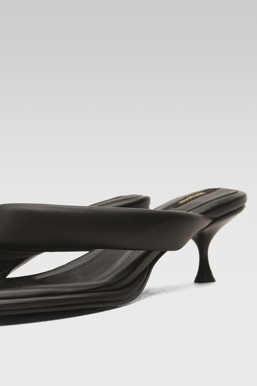 Klapki Gino Rossi V877-027 Czarny