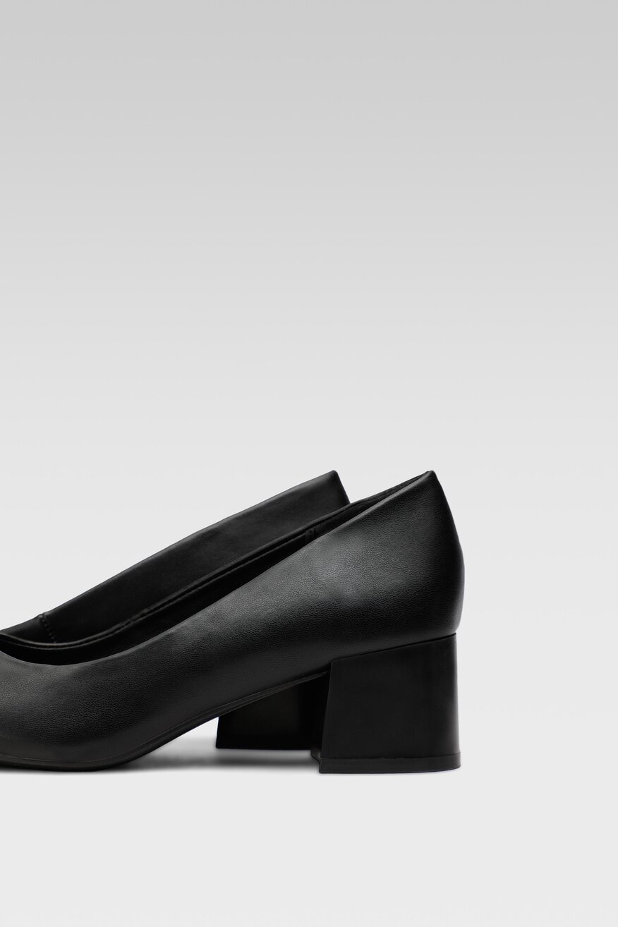 Czółenka Clara Barson WFA1976-2 Czarny