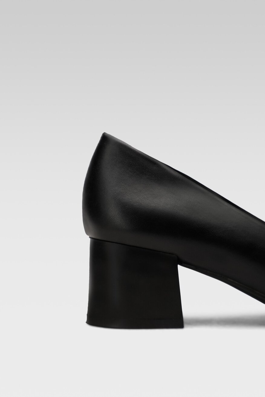 Czółenka Clara Barson WFA1976-2 Czarny