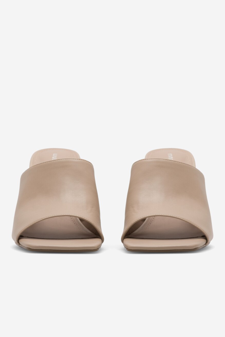 Klapki MARC FISHER F-DUSK2 LNA01 Beżowy jasny