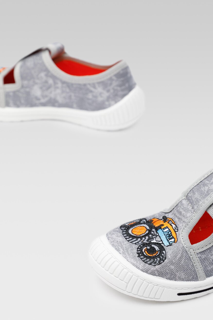 Kapcie MB 4SK3/42-28POIR-B Szary