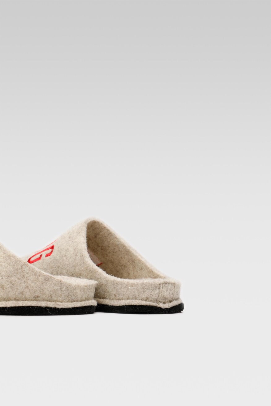 Kapcie Big Star KK276021C Beżowy