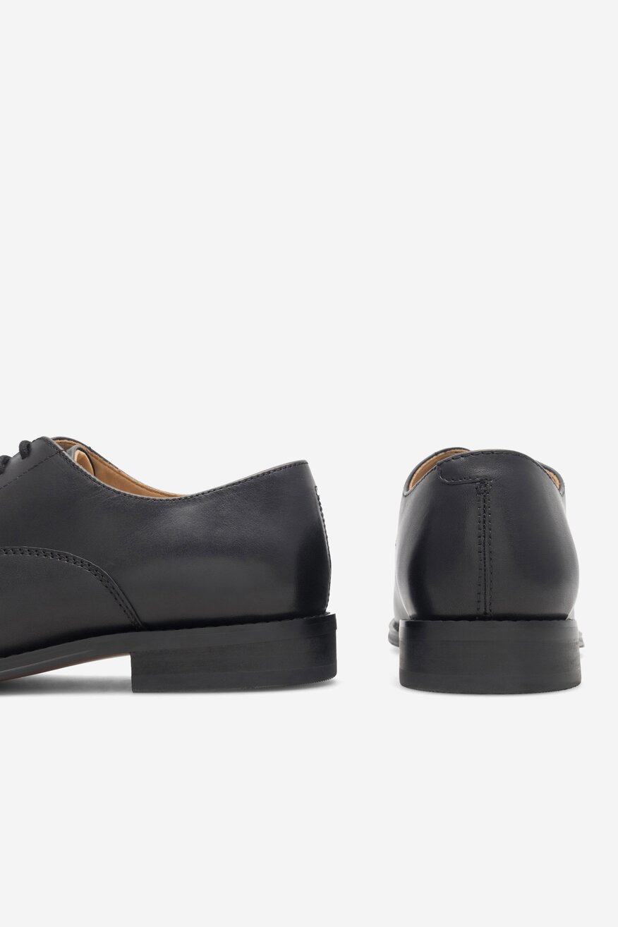 Półbuty Gino Rossi FLAVIO-02 123AM Czarny