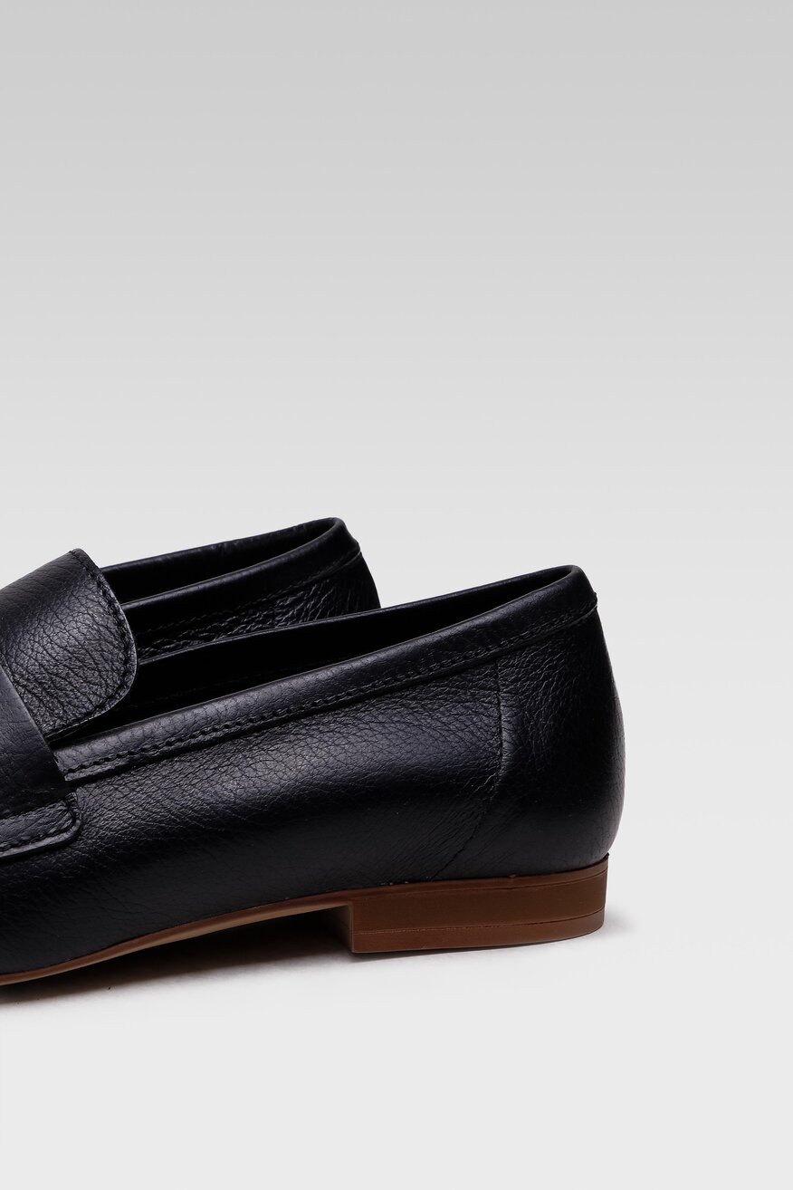 Półbuty Gino Rossi E22-28012LGS Czarny