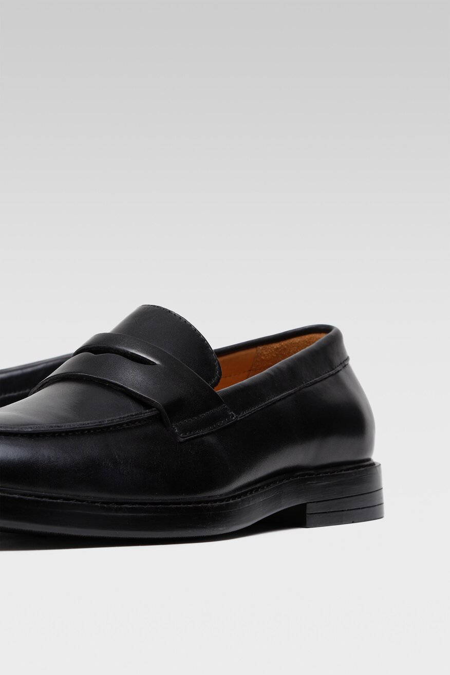 Półbuty Gino Rossi 121AM0873-1 Czarny