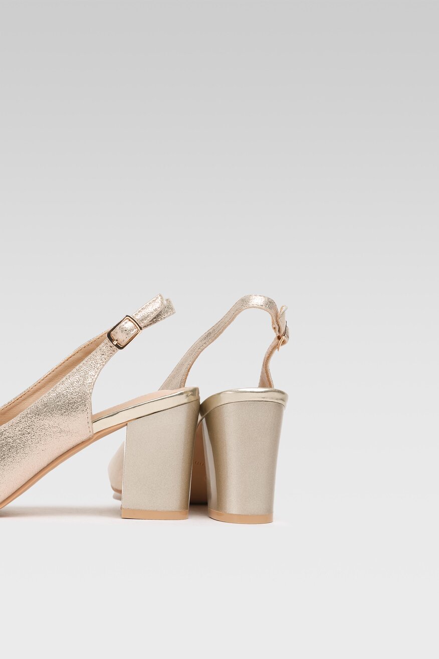 Sandały Clara Barson ACANNA KL-230801-02 Złoty