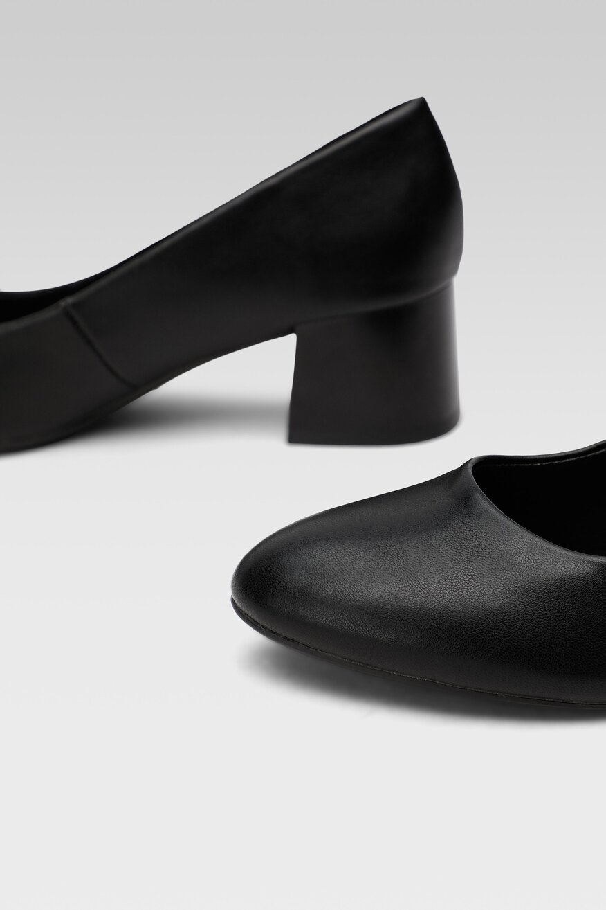 Czółenka Clara Barson WFA1976-2 Czarny