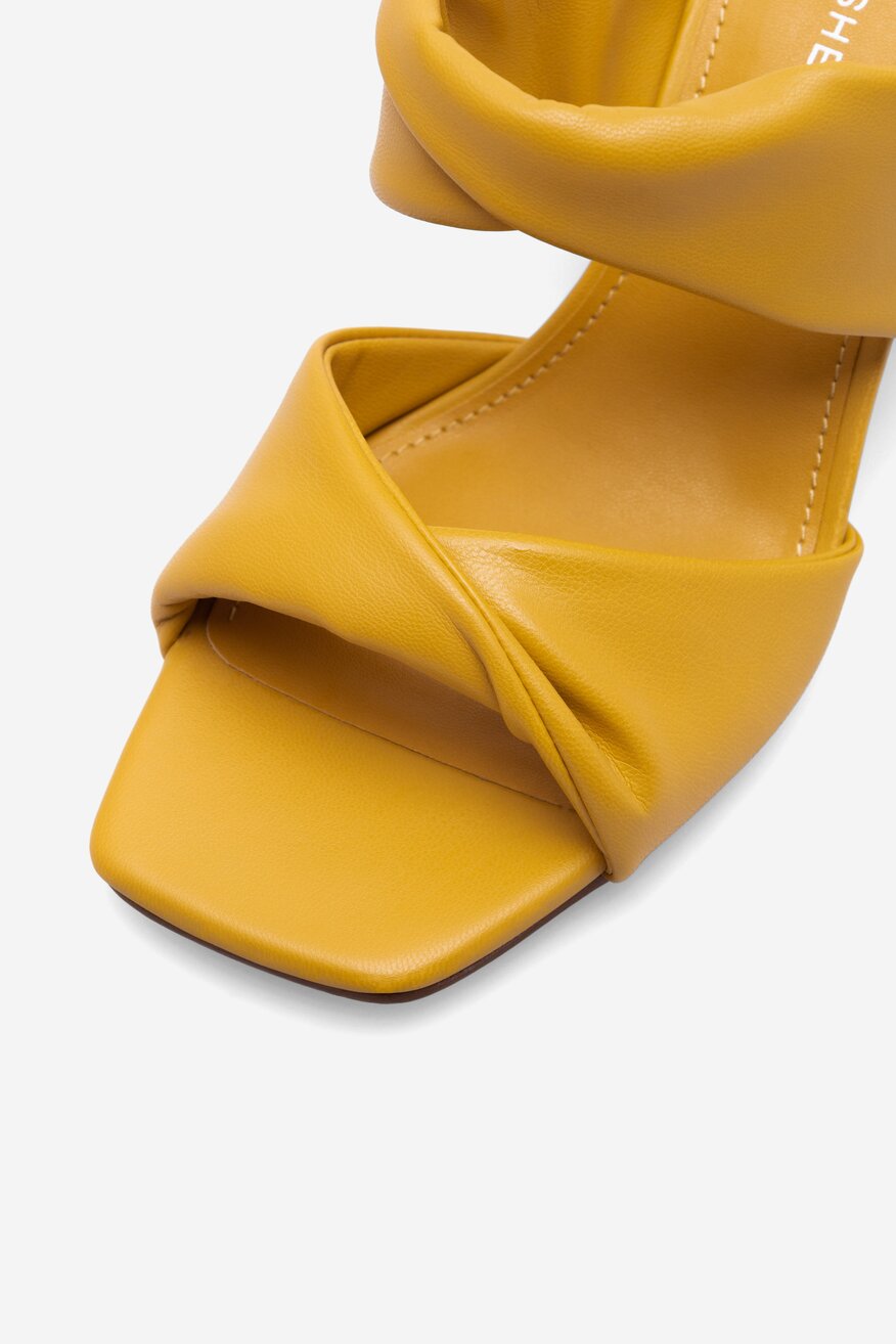 Klapki MARC FISHER F-KARI YEL01 Żółty