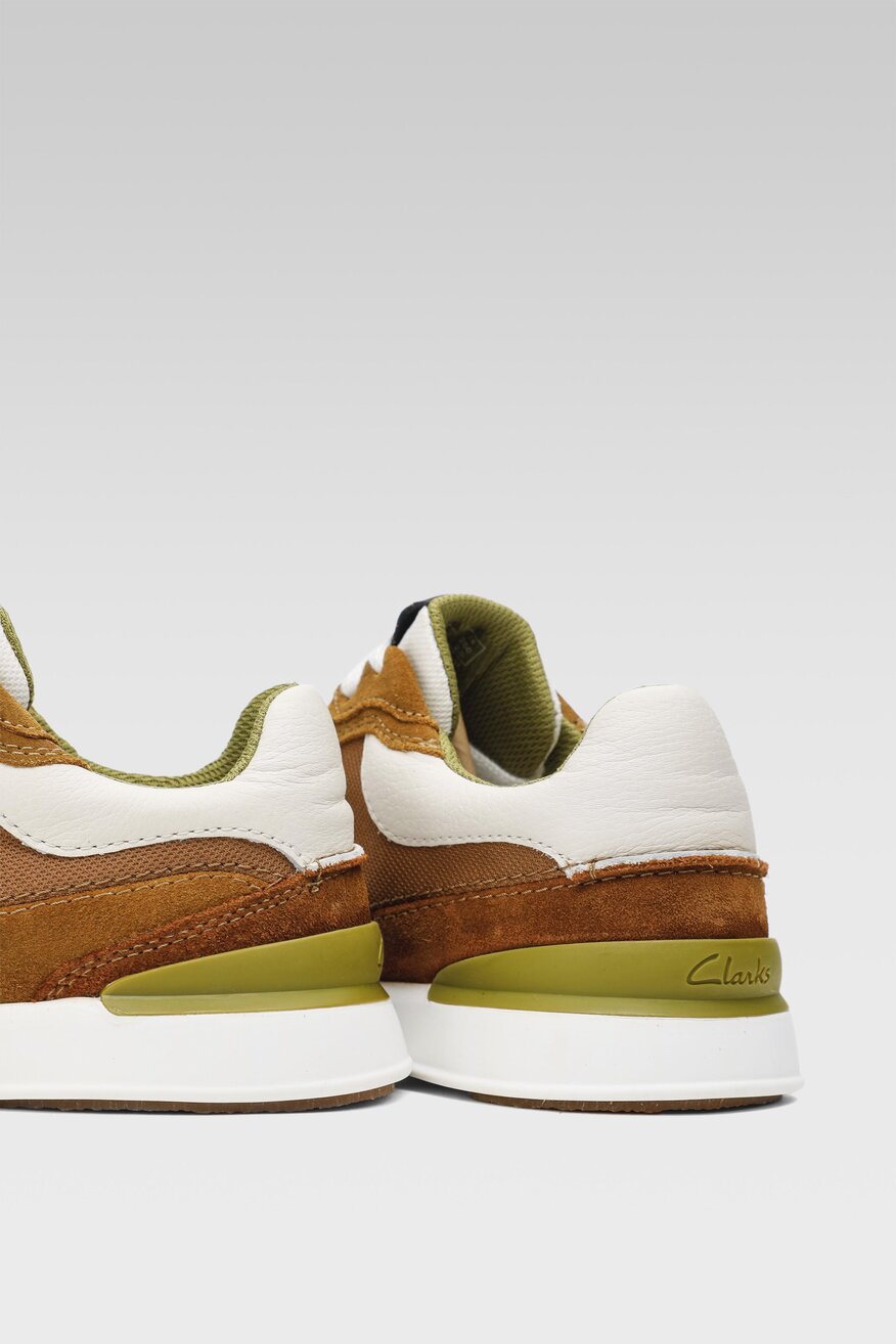 Półbuty Clarks 26164247 Camel