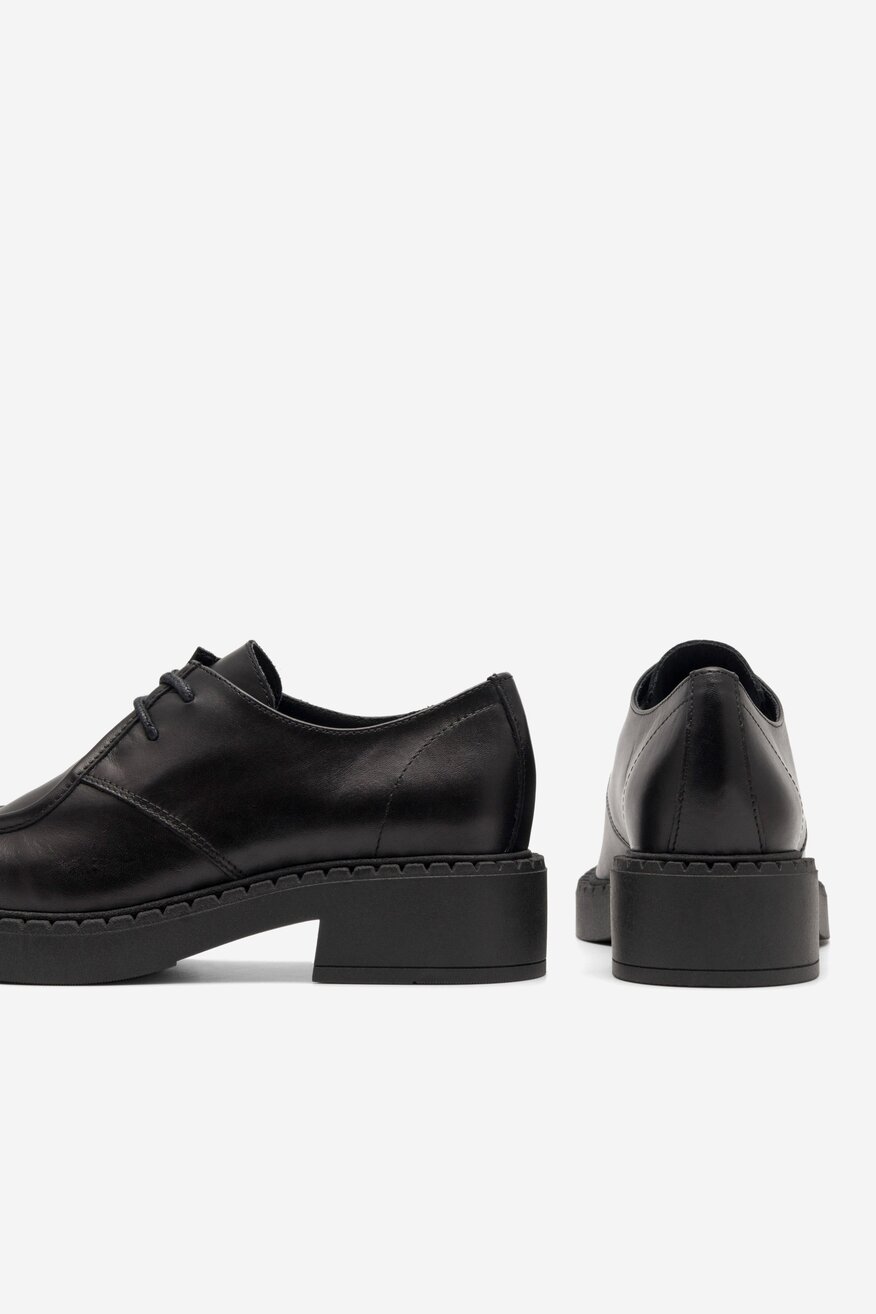 Półbuty Gino Rossi ARONA-26909PE Czarny