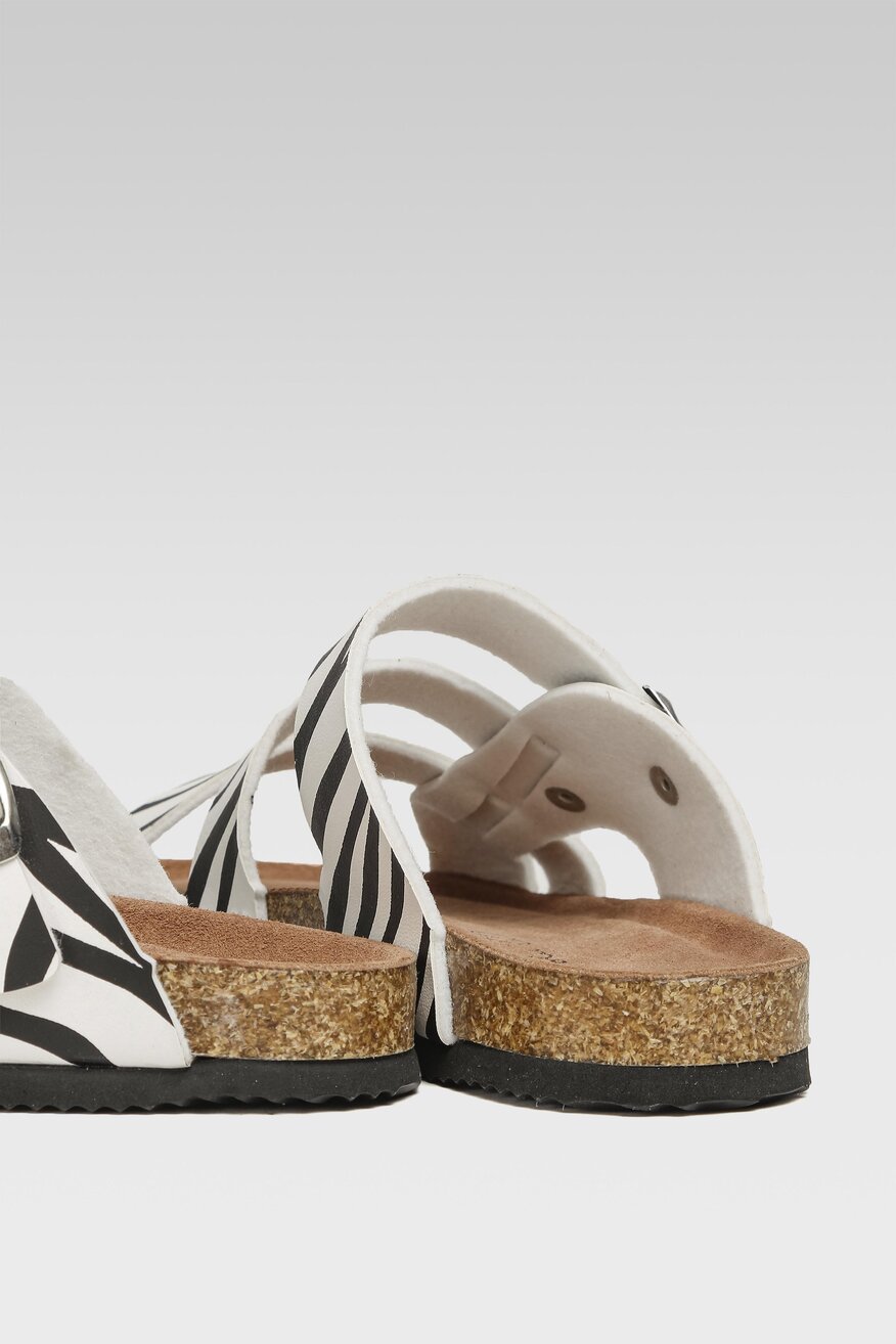 Klapki Nelli Blu AGK21137 Biały