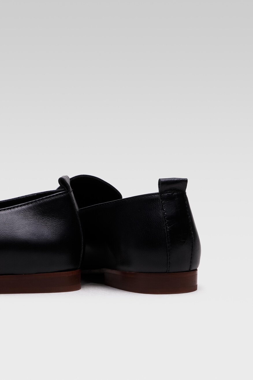 Półbuty Gino Rossi 22SS27 Czarny