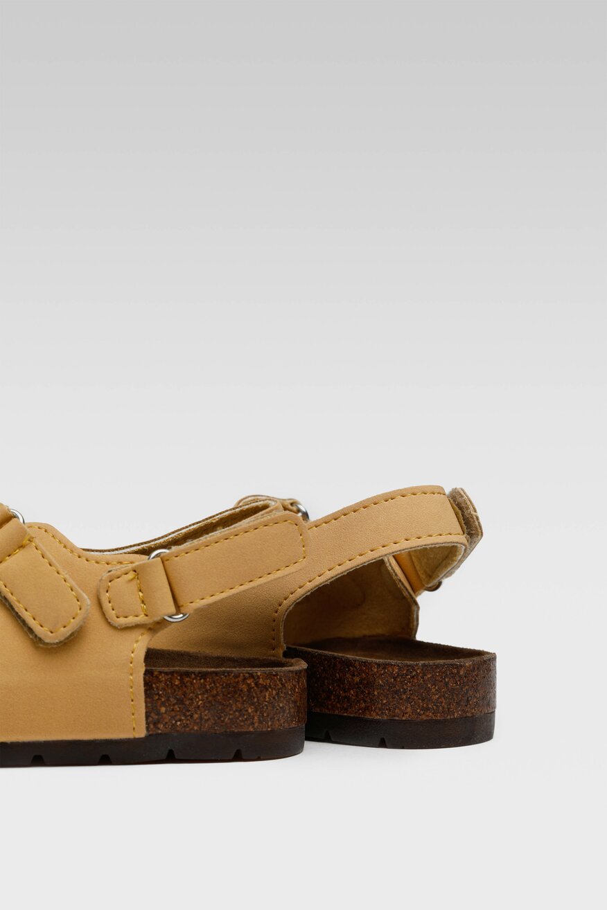 Sandały Action Boy AVO-320-004 Żółty