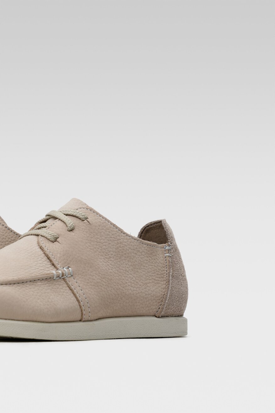 Półbuty Clarks 26165211 Szary jasny