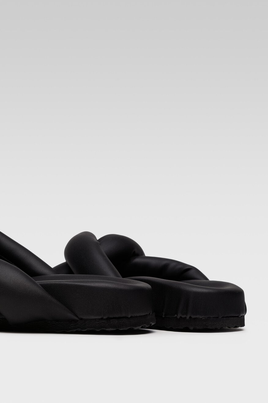 Klapki Jenny Fairy AJK0514-12 Czarny