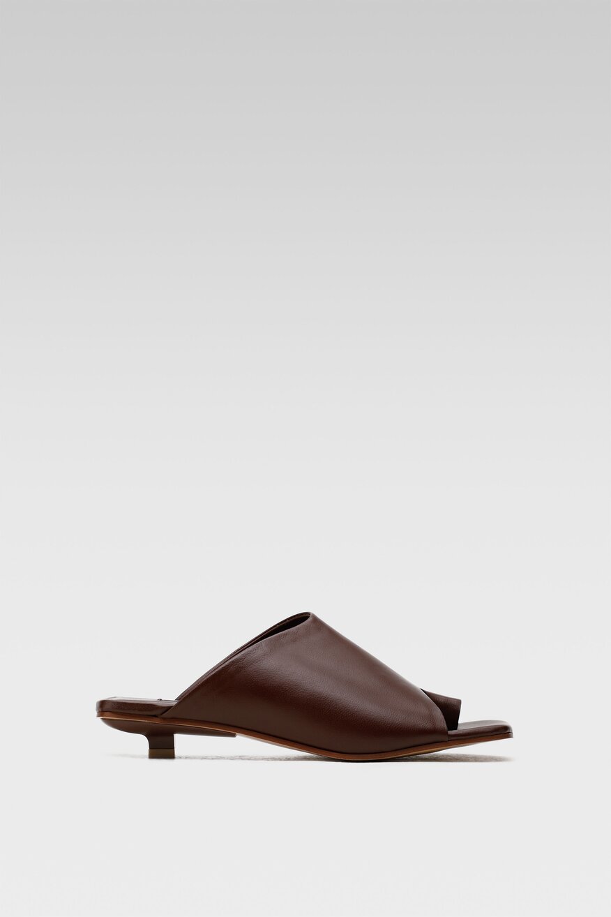 Klapki Gino Rossi 17120 Brązowy