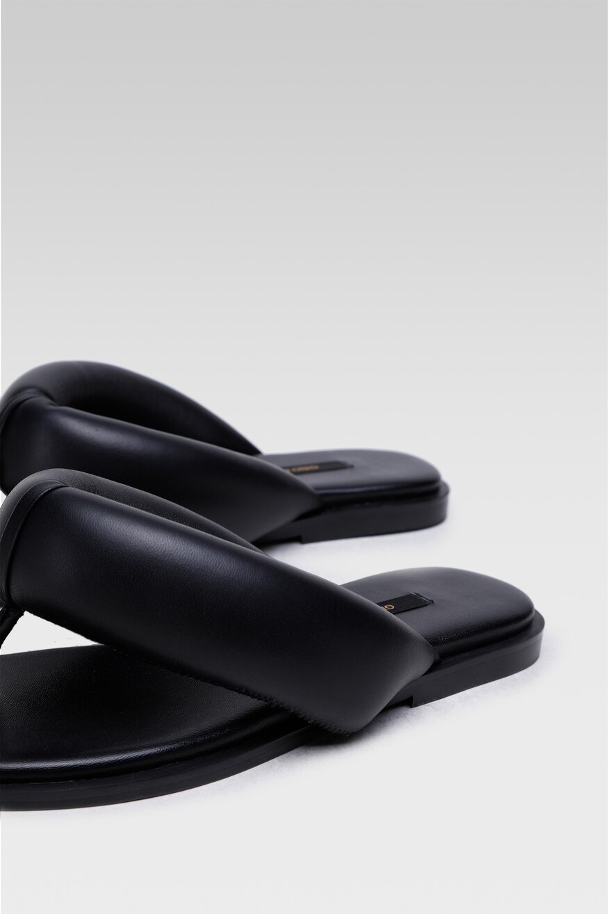 Klapki Gino Rossi F50L-138-1 Czarny