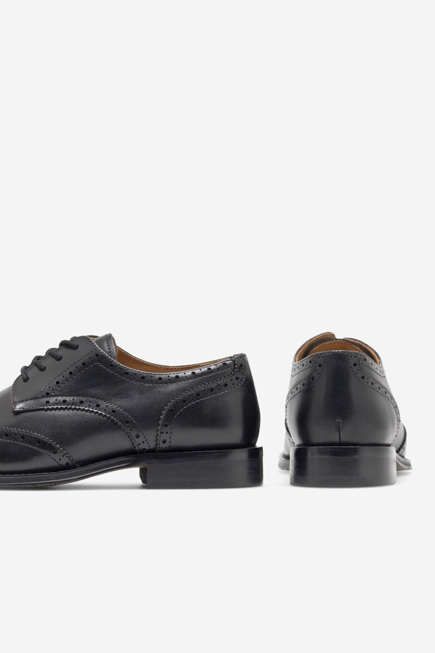 Półbuty Gino Rossi FABIANO-02 123AM Czarny