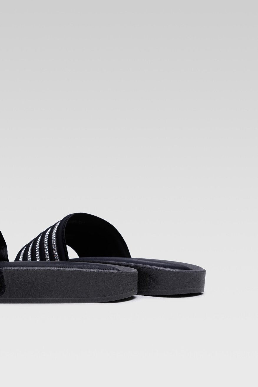 Klapki Bassano WSS20256-25 Czarny