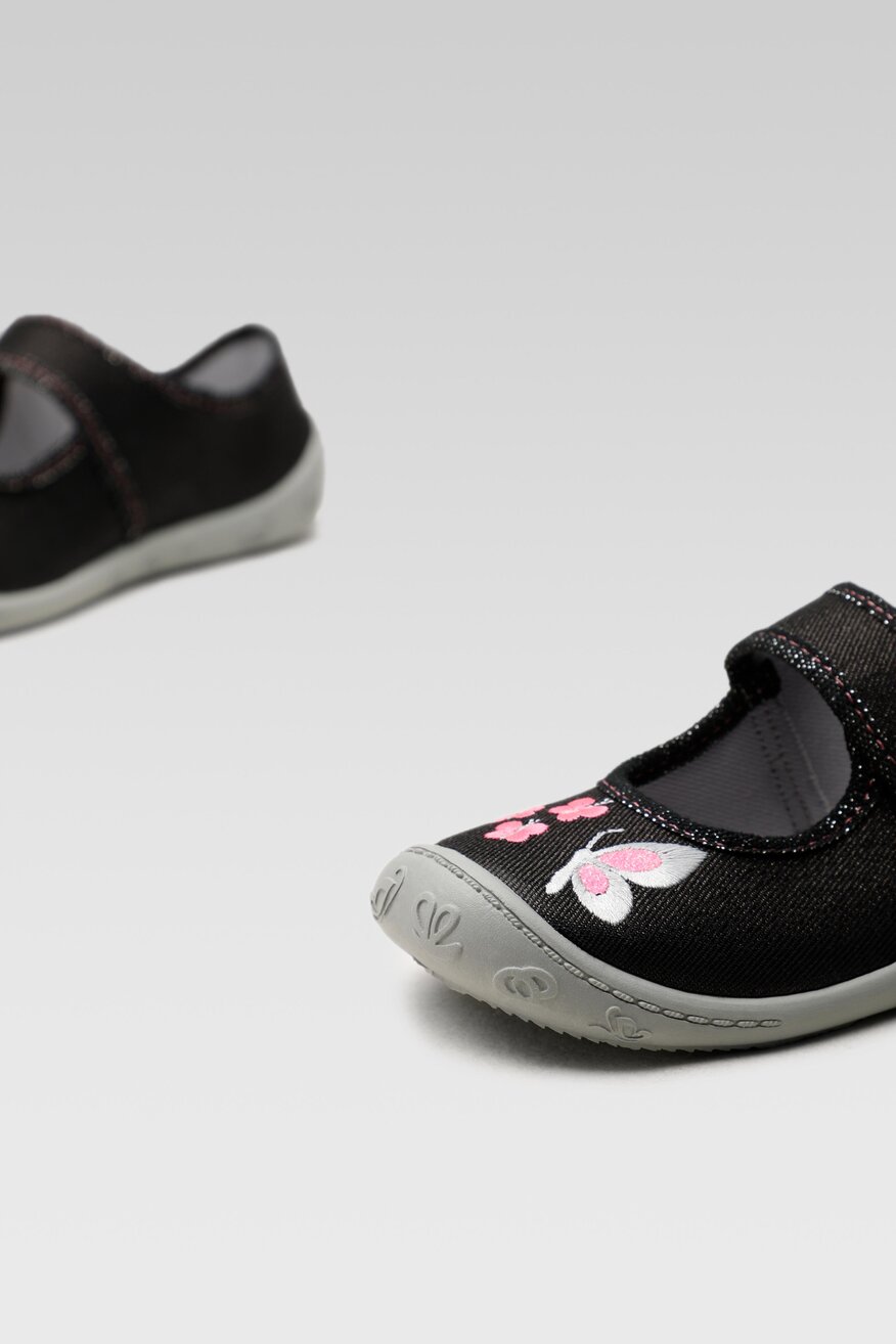 Kapcie MB 4A3/22-28POIR Czarny