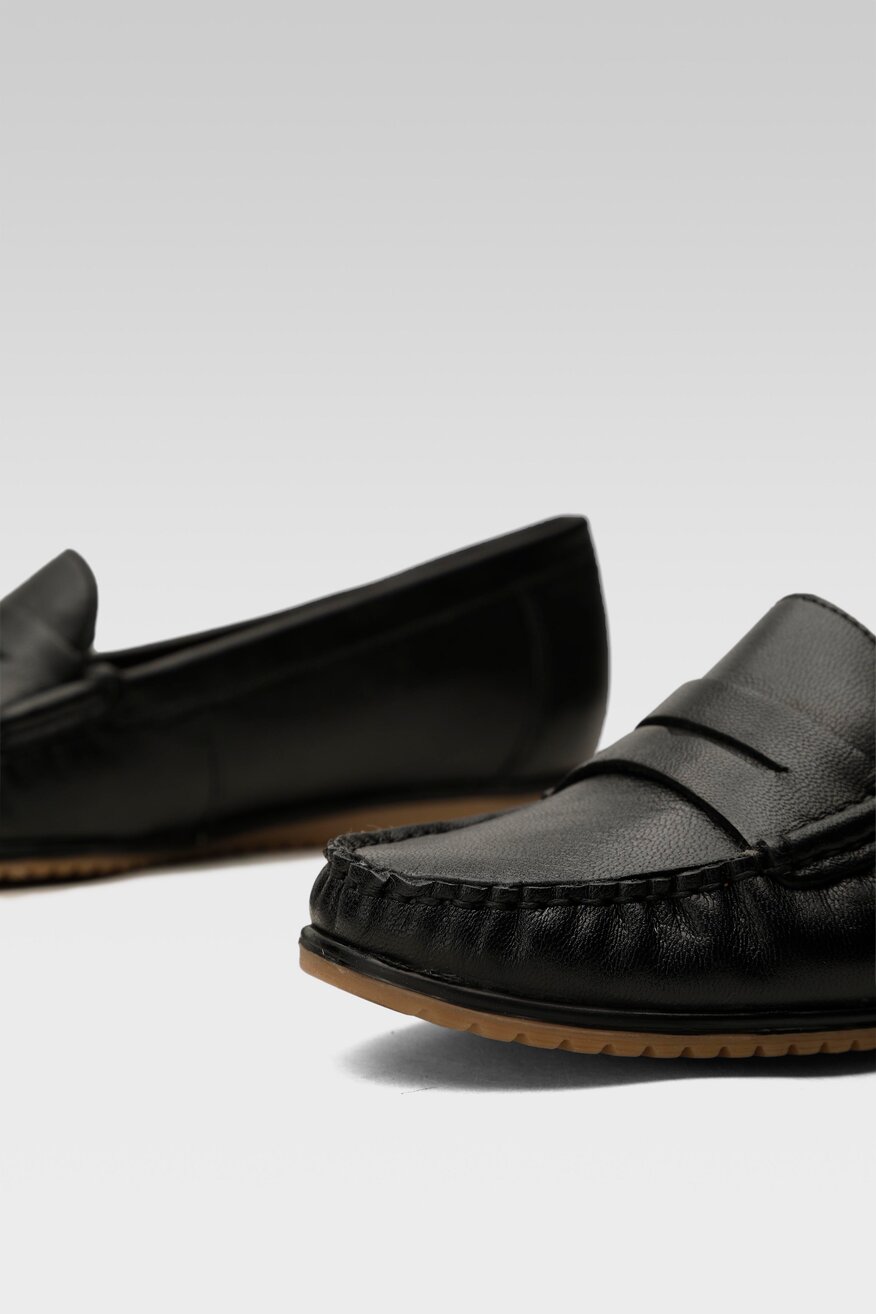 Półbuty Go Soft WI23-SARA-18 Czarny