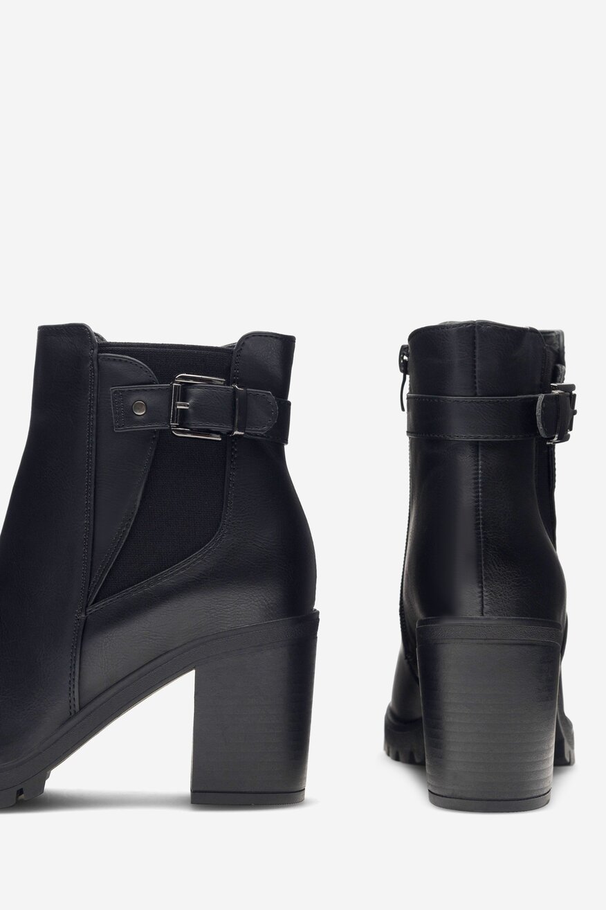 Botki Clara Barson MAGNA HL221125 Czarny