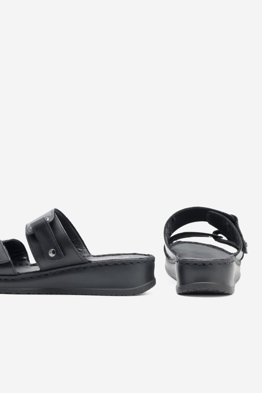 Klapki Go Soft ARC-027-01 Czarny