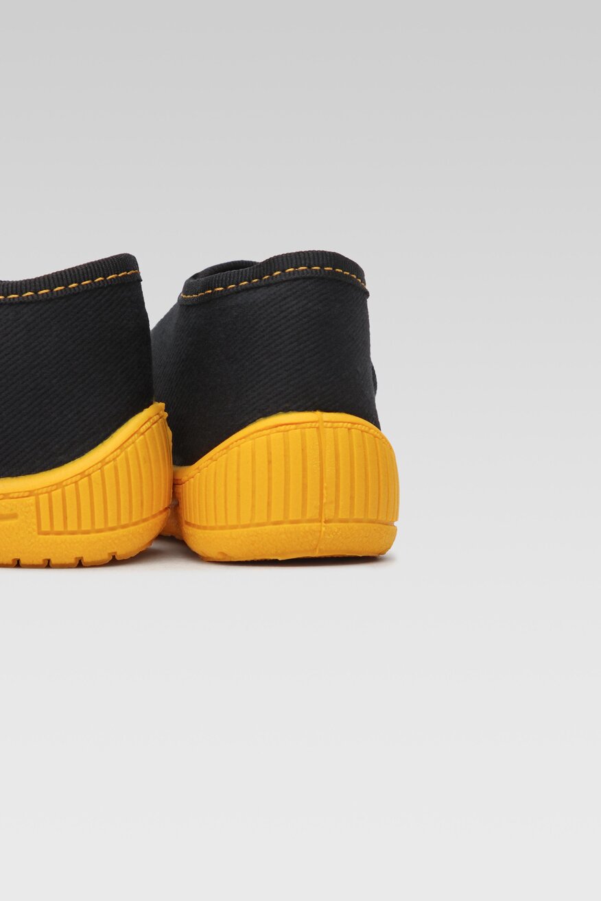 Kapcie MB MB 2SK4/17 Czarny