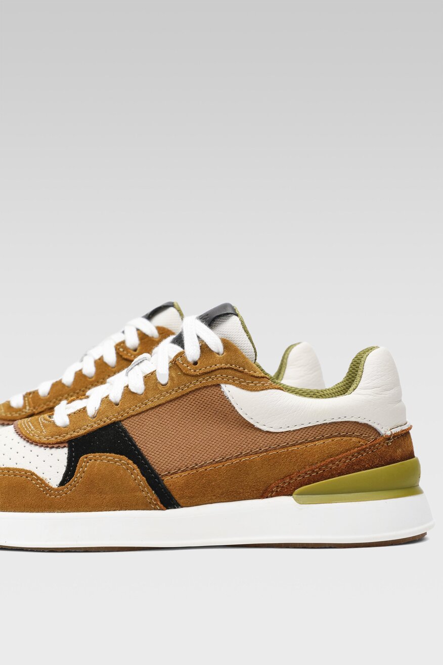 Półbuty Clarks 26164247 Camel