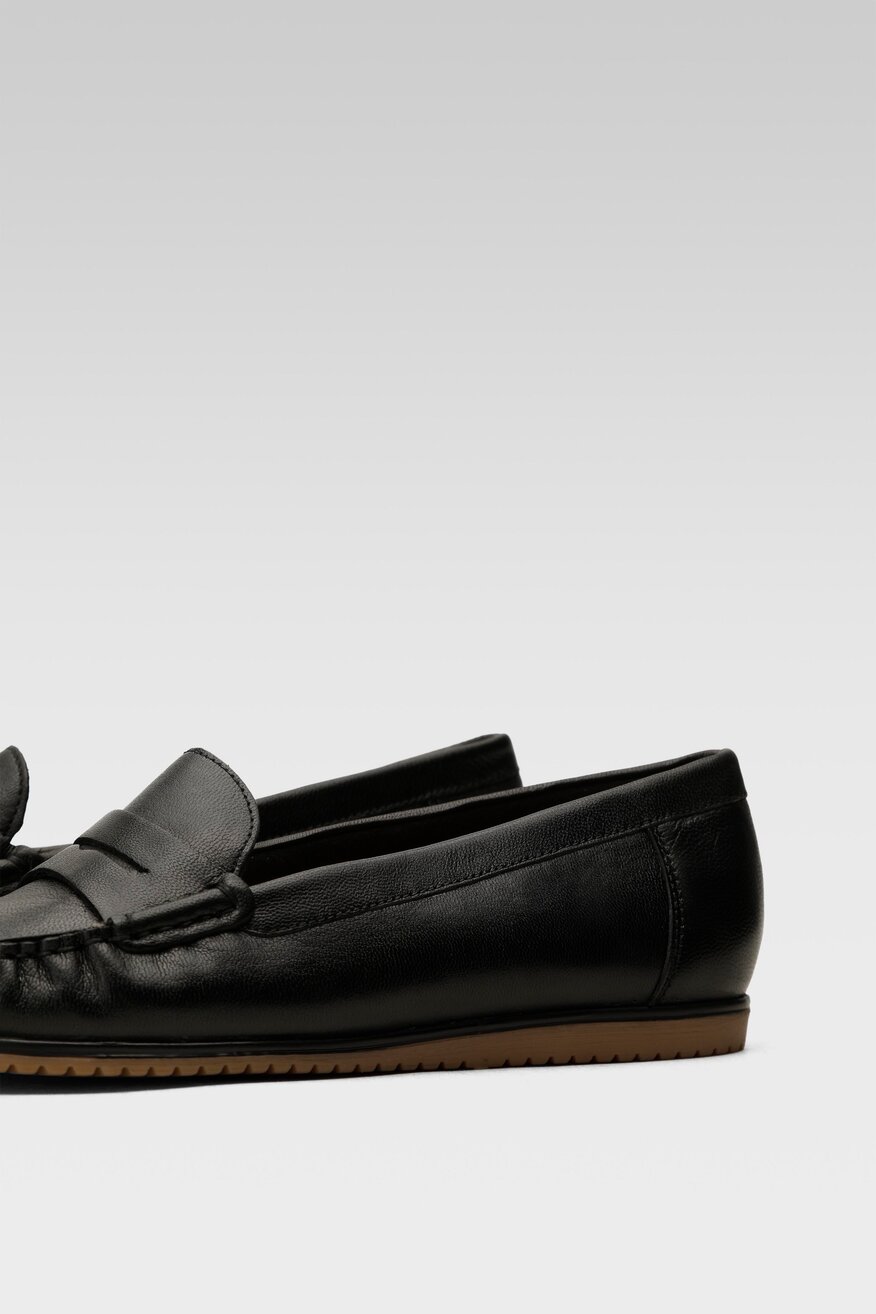 Półbuty Go Soft WI23-SARA-18 Czarny