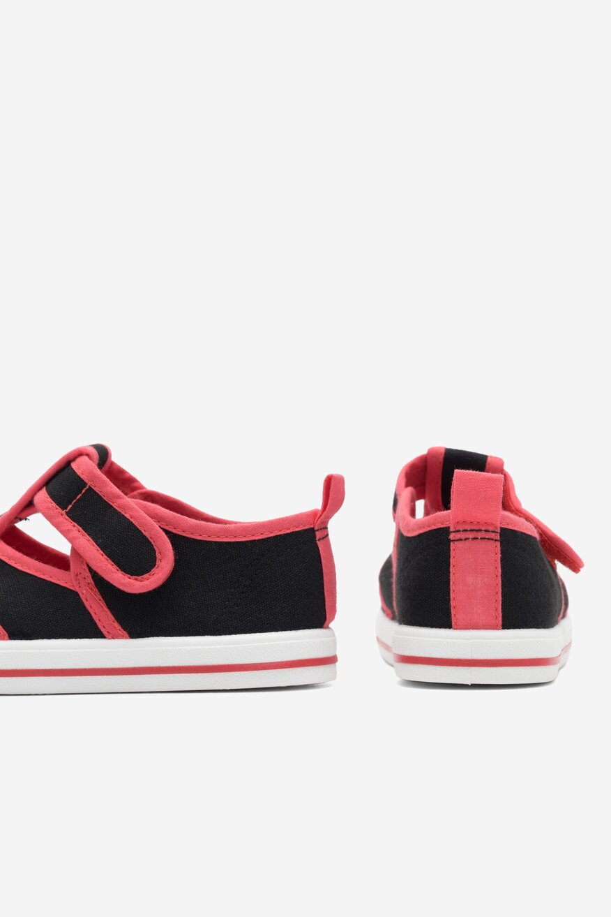 Kapcie Mickey&Friends AW23-18DSTC-B Czarny