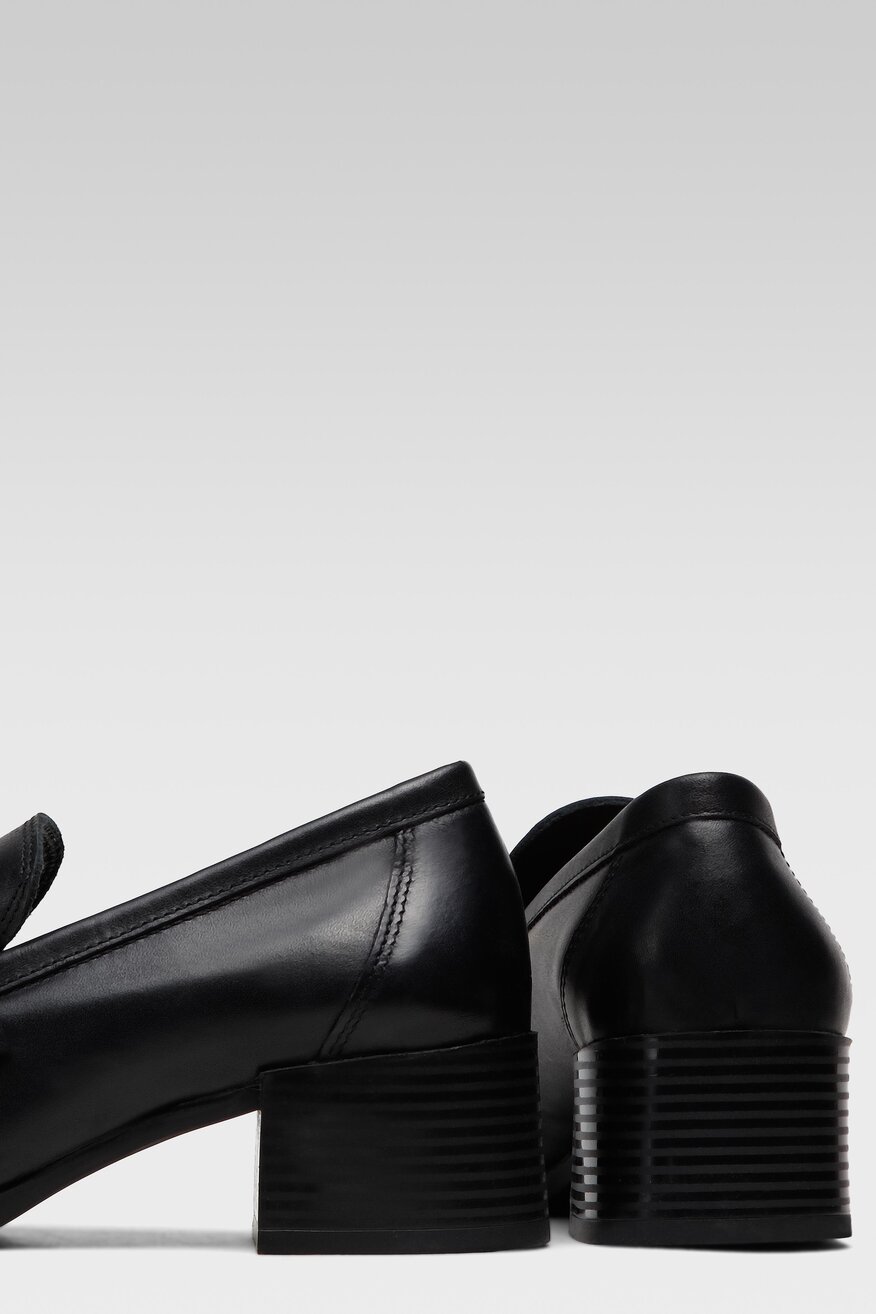 Półbuty Gino Rossi 222FW48 Czarny